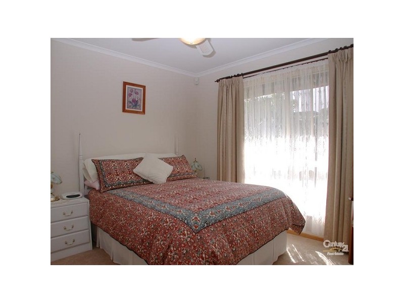 33 Whitestone Crescent, Seaford Rise SA 5169