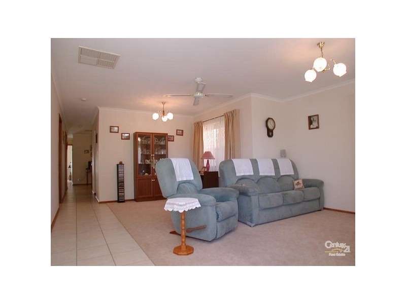 33 Whitestone Crescent, Seaford Rise SA 5169