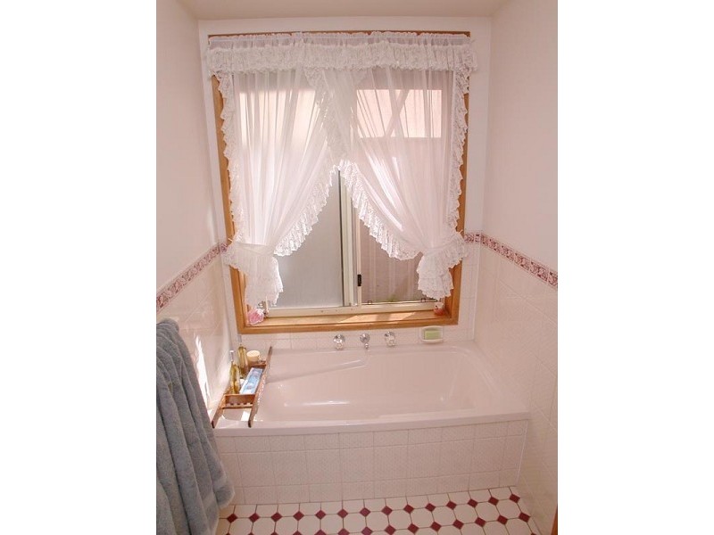 33 Whitestone Crescent, Seaford Rise SA 5169