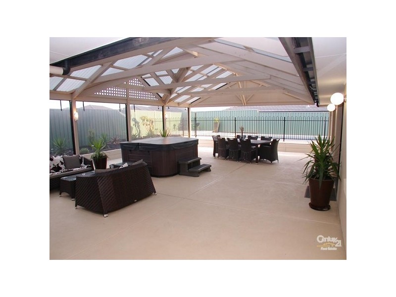16 Ochre Drive, Aldinga Beach SA 5173
