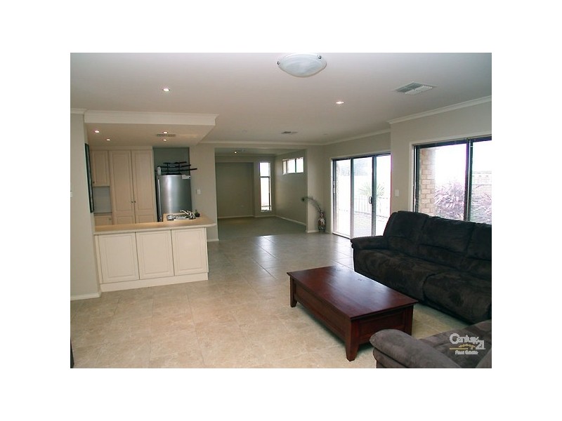18 Basin Street, Aldinga Beach SA 5173
