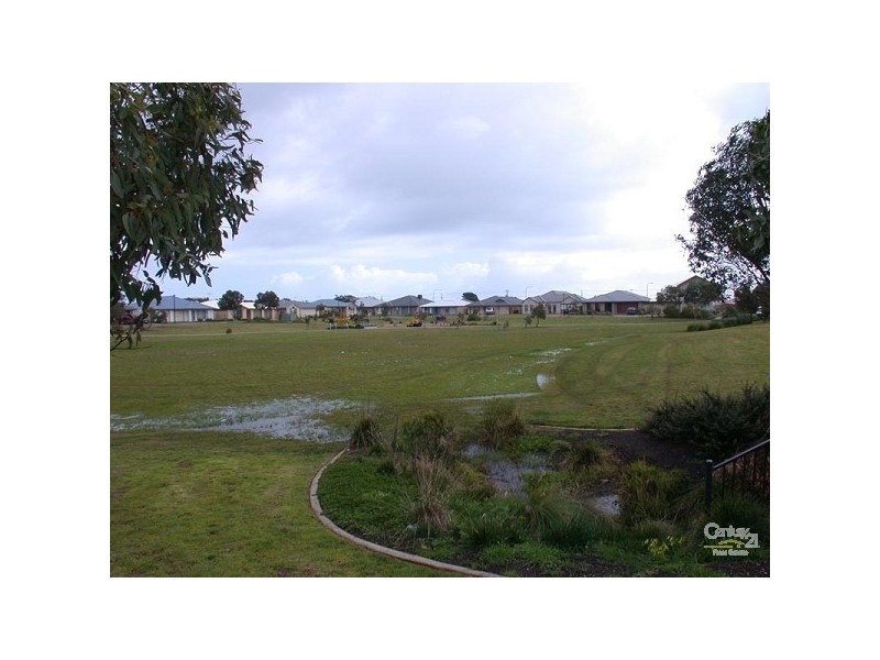 18 Basin Street, Aldinga Beach SA 5173
