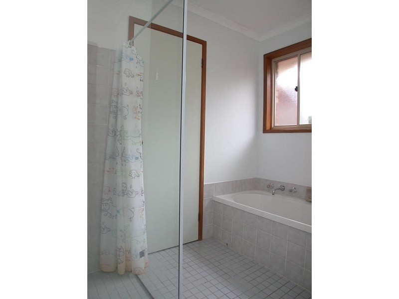 9 Lantern Drive, Seaford Rise SA 5169