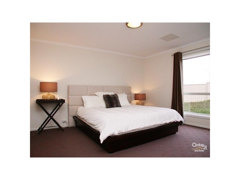 18 Corrimal Avenue, Noarlunga Downs SA 5168