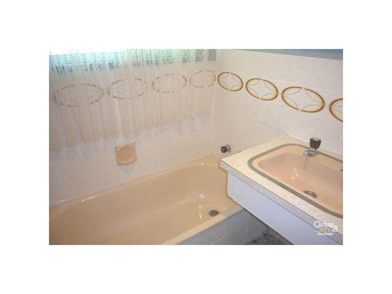 4 Bowering Hill Road, Port Willunga SA 5173