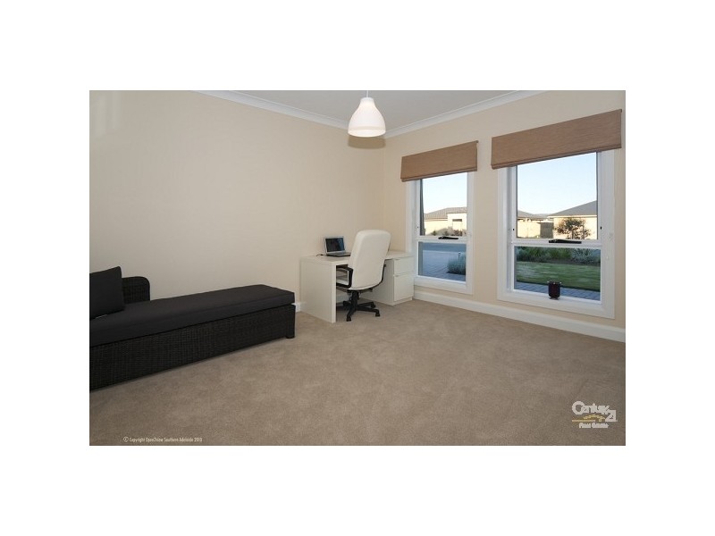 10 Whistlers Avenue, Aldinga Beach SA 5173