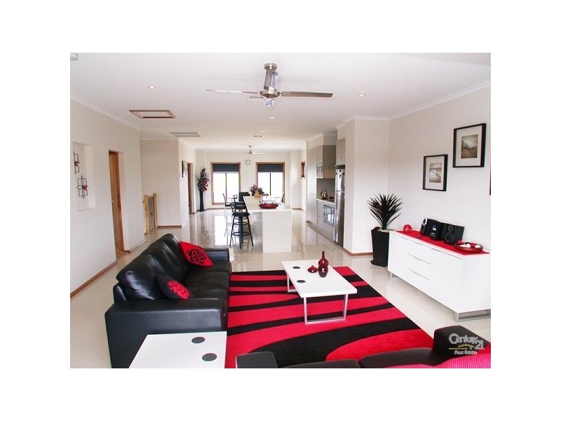 8 Thomas Street, Aldinga Beach SA 5173