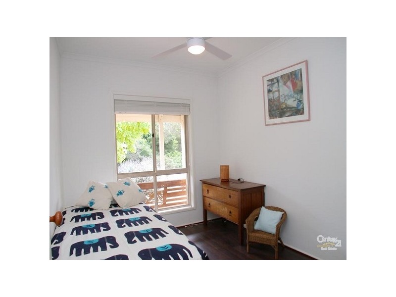 8 East Street, Port Willunga SA 5173