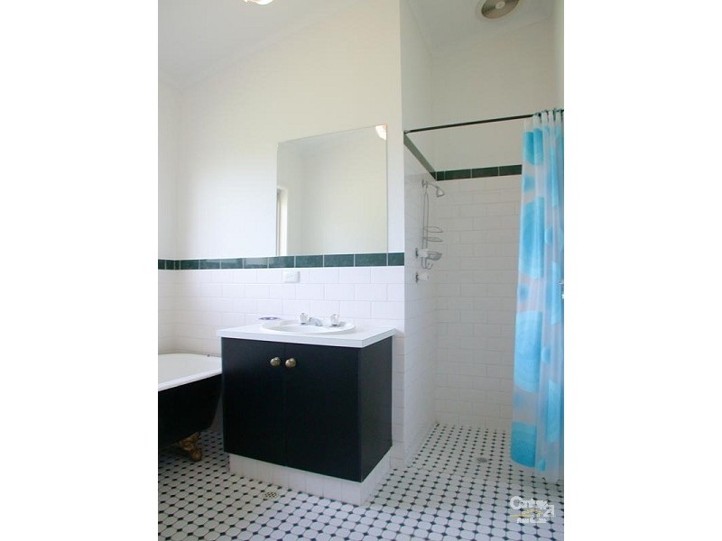 8 East Street, Port Willunga SA 5173