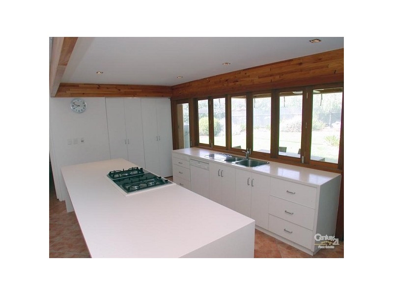 8 East Street, Port Willunga SA 5173