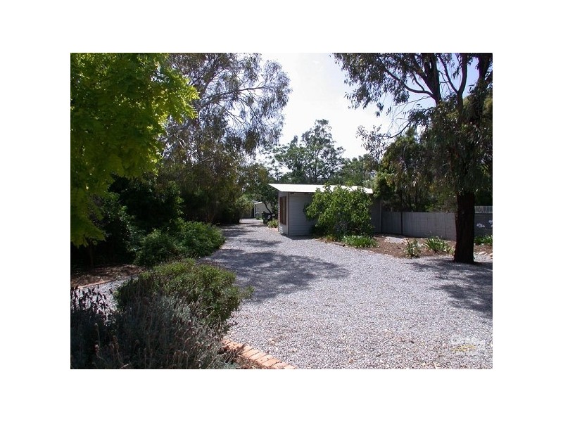 8 East Street, Port Willunga SA 5173