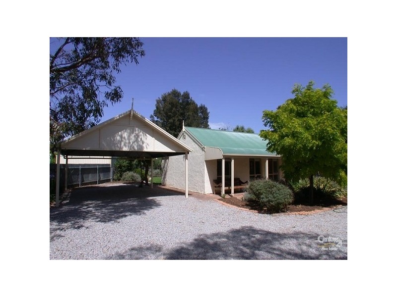 8 East Street, Port Willunga SA 5173