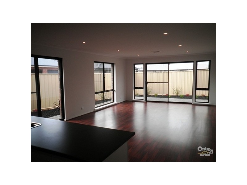24 Deck Crescent, Seaford Meadows SA 5169