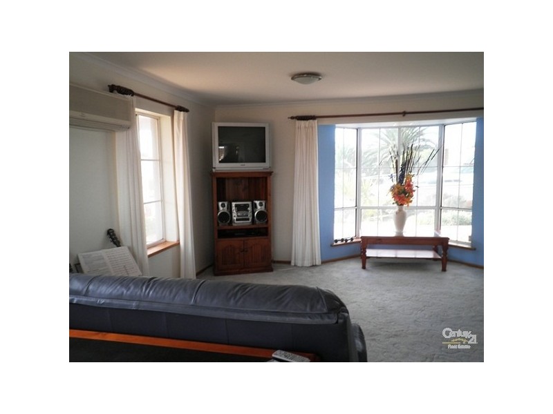 22 Babbacombe Drive, Moana SA 5169