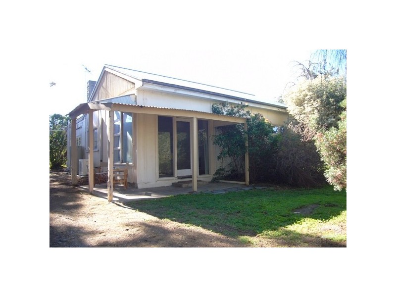 8 Loader Crescent, Port Willunga SA 5173