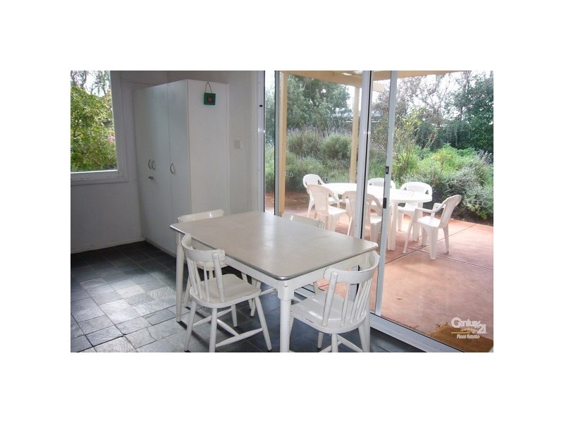 8 Loader Crescent, Port Willunga SA 5173