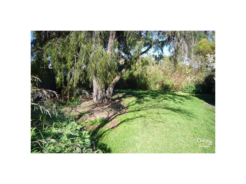 8 Loader Crescent, Port Willunga SA 5173