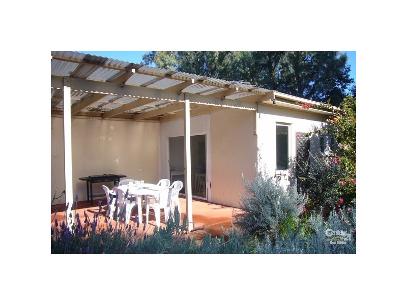 8 Loader Crescent, Port Willunga SA 5173