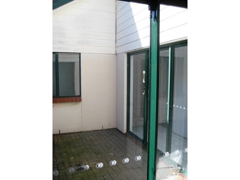 2/1-5 Englewood Close, Seaford Rise SA 5169