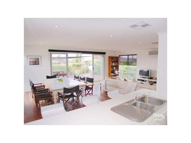 8 Falcon Street, Port Willunga SA 5173