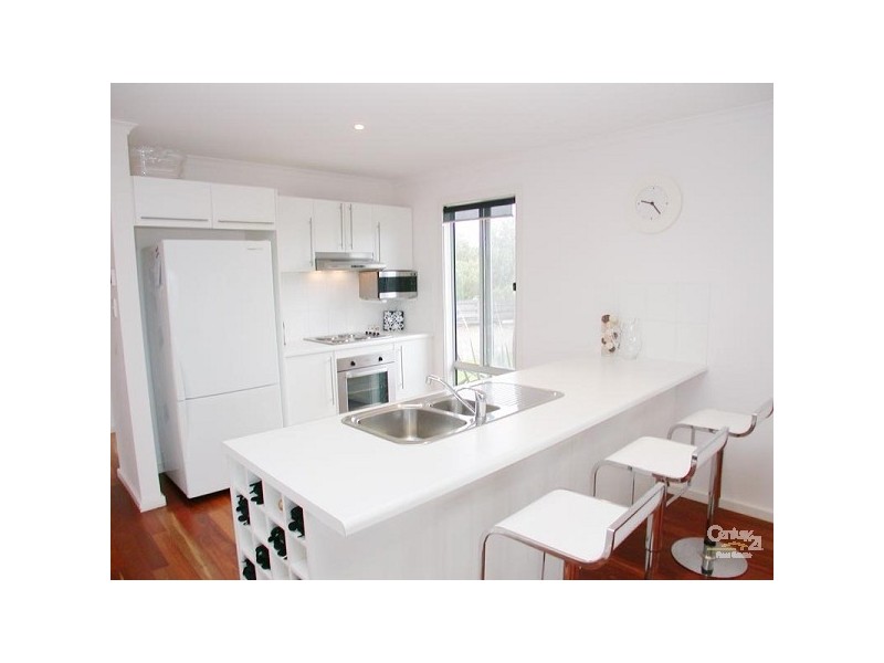 8 Falcon Street, Port Willunga SA 5173