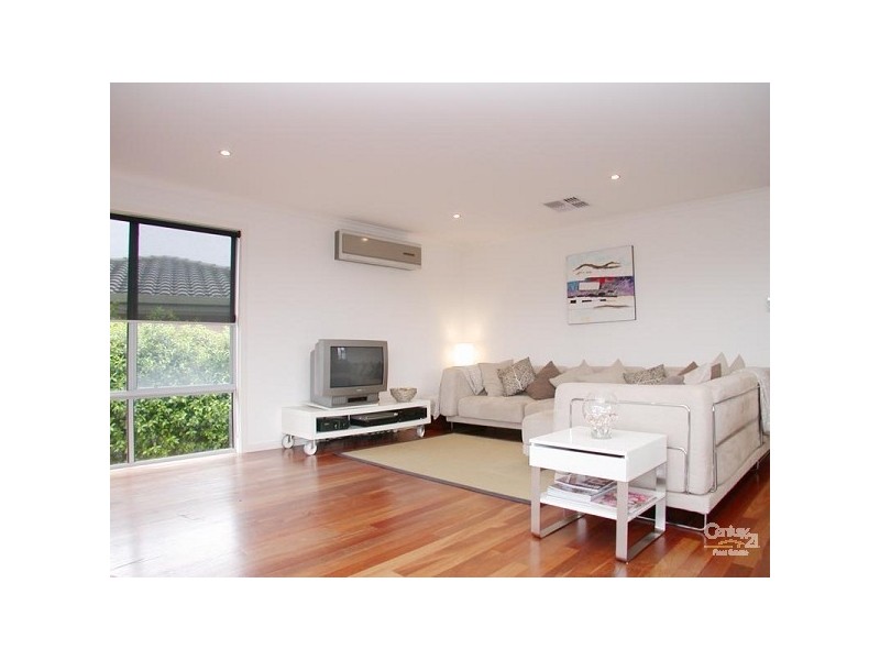 8 Falcon Street, Port Willunga SA 5173