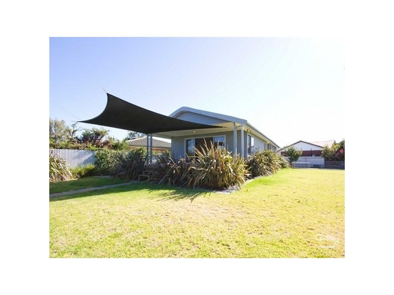 8 Falcon Street, Port Willunga SA 5173