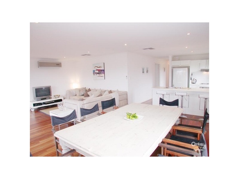 8 Falcon Street, Port Willunga SA 5173