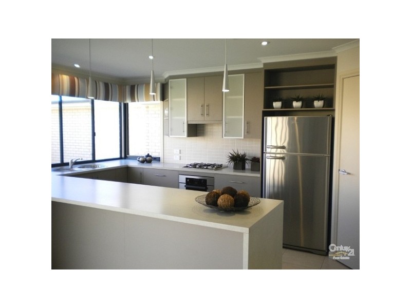 8 Nicholl Avenue, Aldinga Beach SA 5173