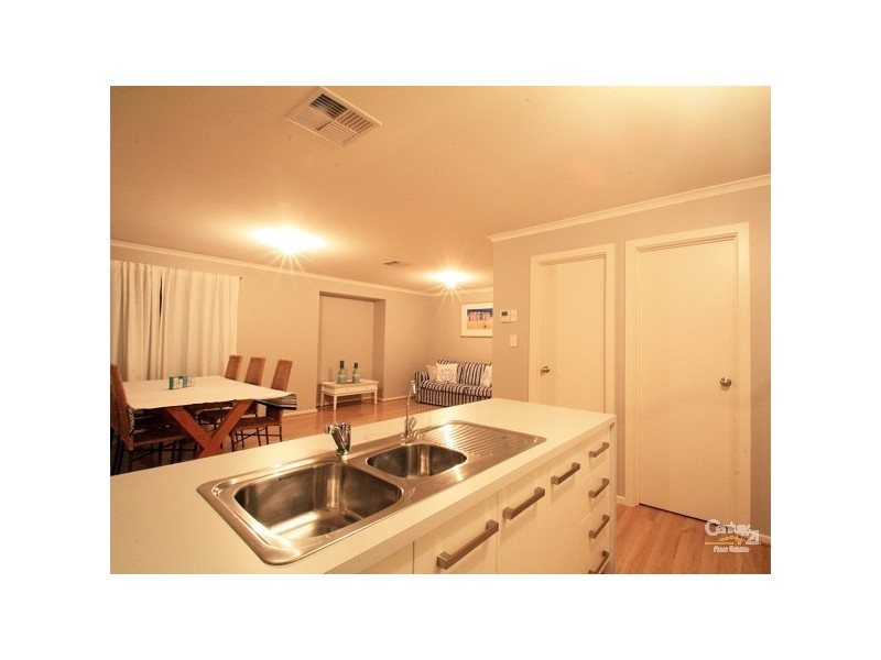 12 Kaurna Avenue, Aldinga Beach SA 5173