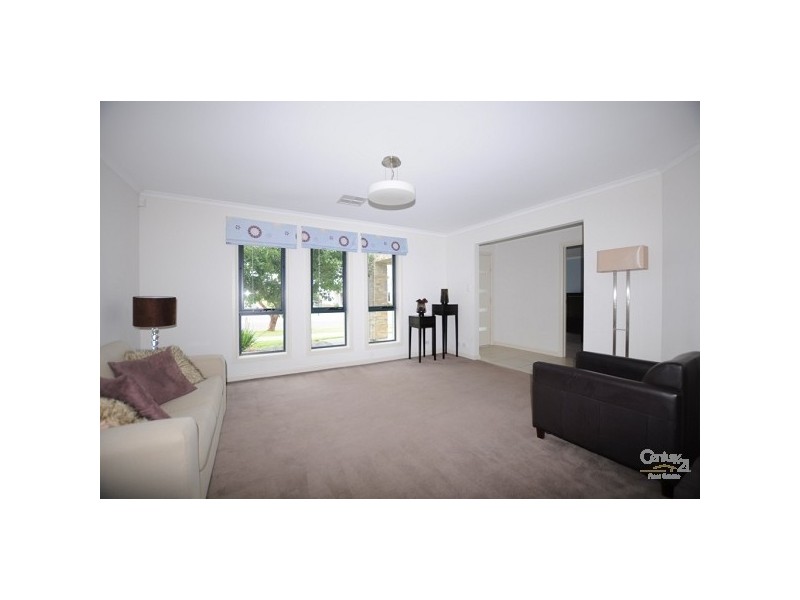 8 Nicholl Avenue, Aldinga Beach SA 5173