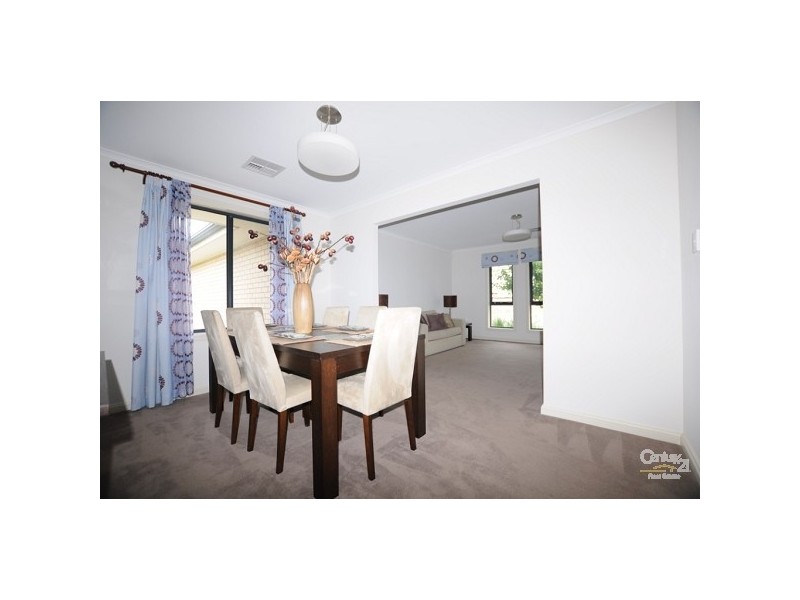 8 Nicholl Avenue, Aldinga Beach SA 5173