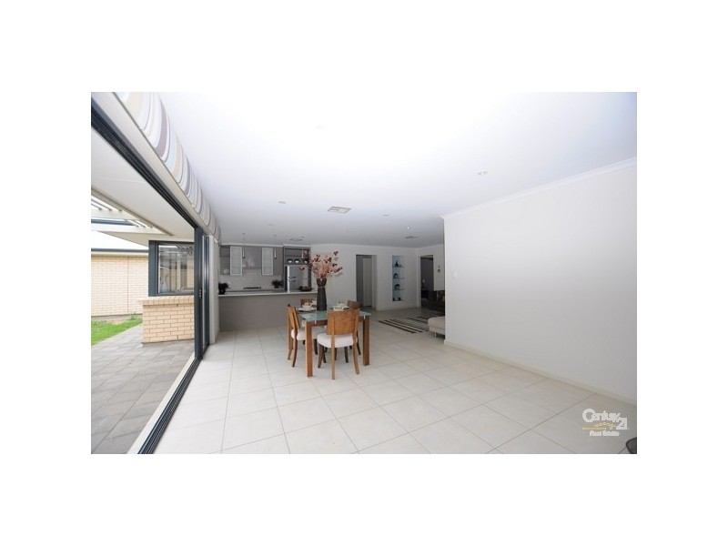 8 Nicholl Avenue, Aldinga Beach SA 5173