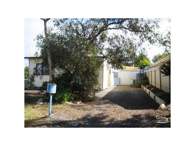 35 Griffiths Drive, Moana SA 5169