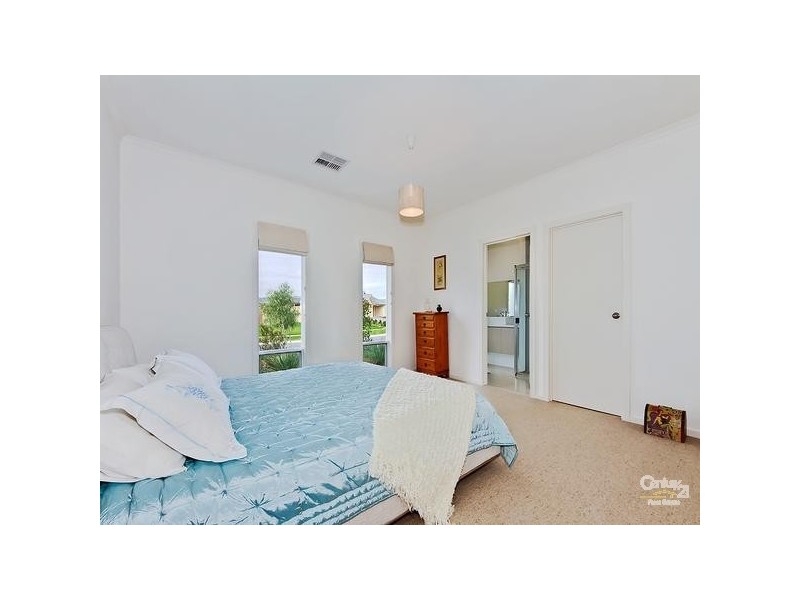 18 Whistlers Avenue, Aldinga Beach SA 5173