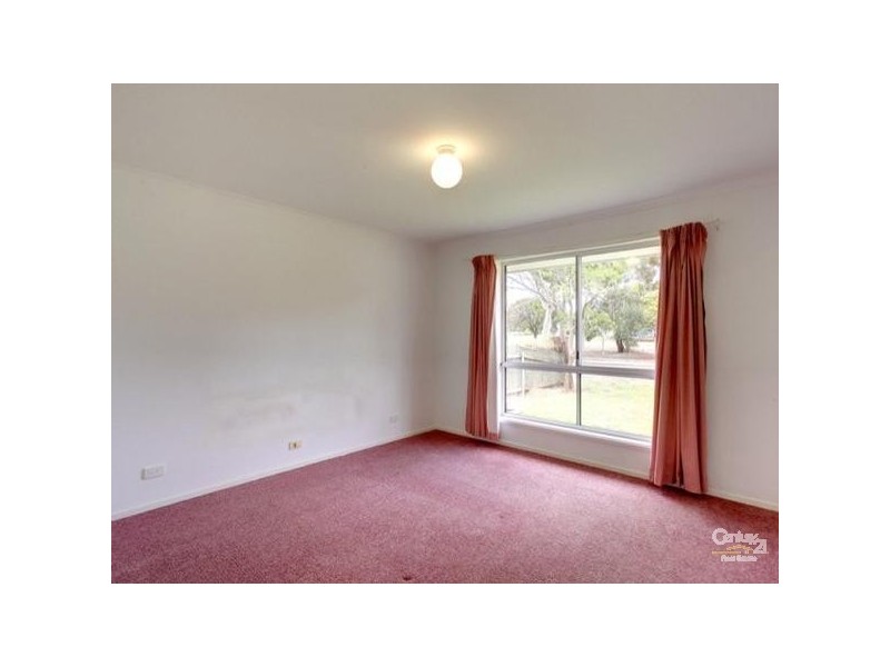 11 Caffrey Crescent, Port Willunga SA 5173