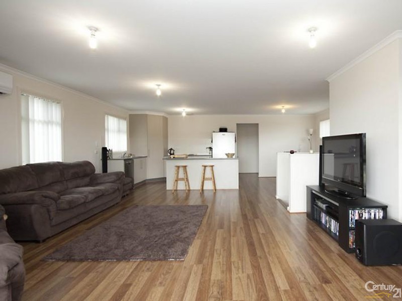 6 Lichen Walk, Aldinga Beach SA 5173