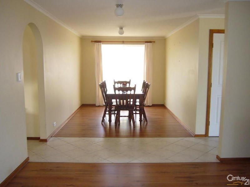27 Coventry Circuit, Seaford Rise SA 5169