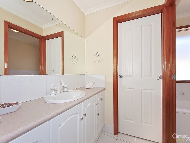 27 Coventry Circuit, Seaford Rise SA 5169
