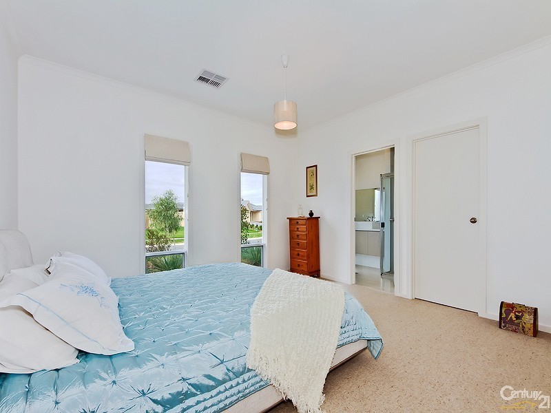 18 Whistlers Avenue, Aldinga Beach SA 5173