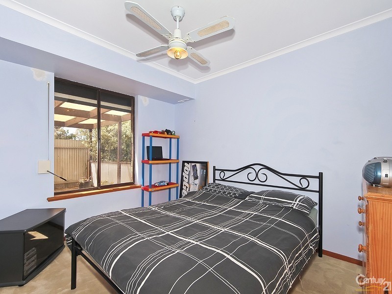 8 DeCaux Ave, Port Willunga SA 5173