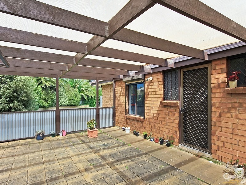 8 DeCaux Ave, Port Willunga SA 5173