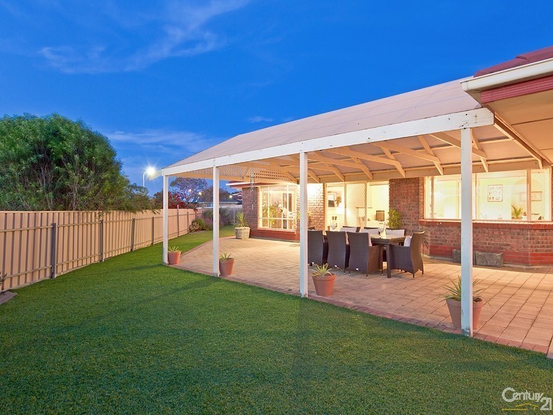 3 Charlton Terrace, Woodcroft SA 5162