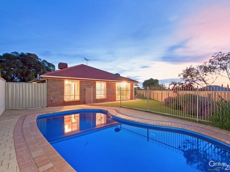 3 Charlton Terrace, Woodcroft SA 5162