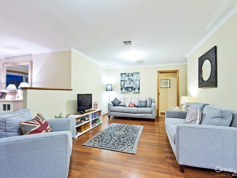 3 Charlton Terrace, Woodcroft SA 5162