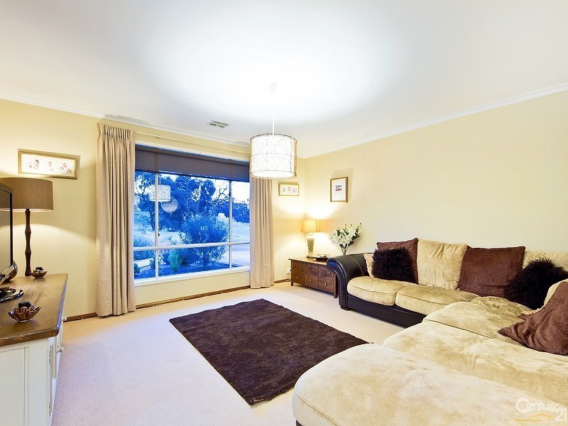 3 Charlton Terrace, Woodcroft SA 5162