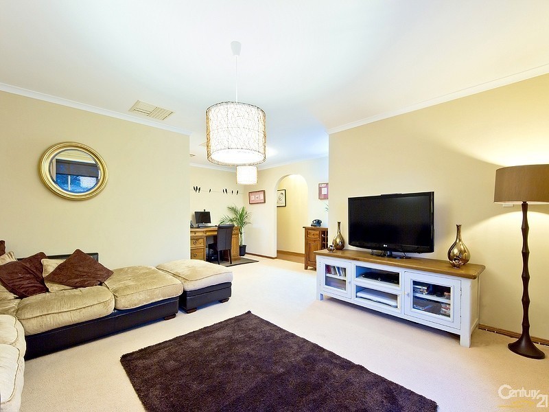 3 Charlton Terrace, Woodcroft SA 5162