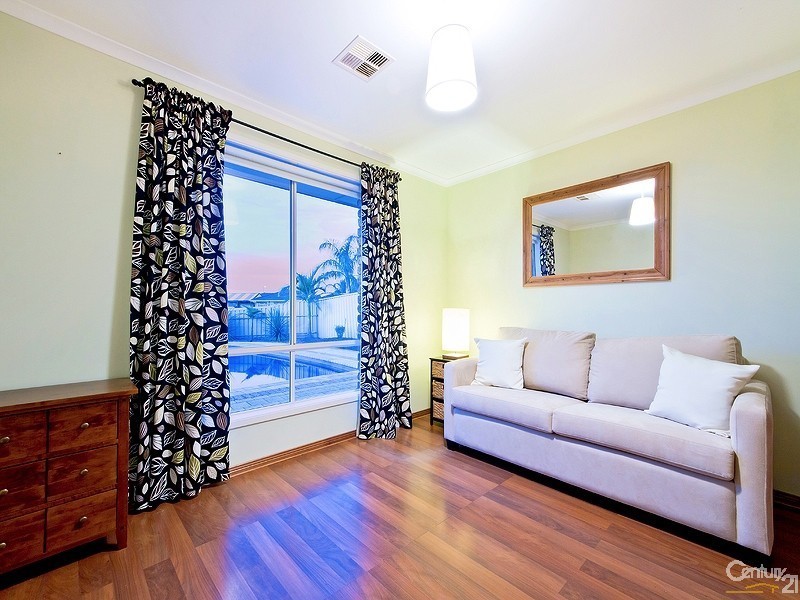 3 Charlton Terrace, Woodcroft SA 5162