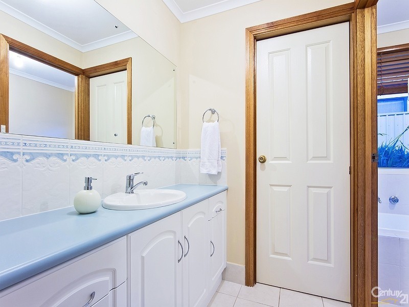 3 Charlton Terrace, Woodcroft SA 5162