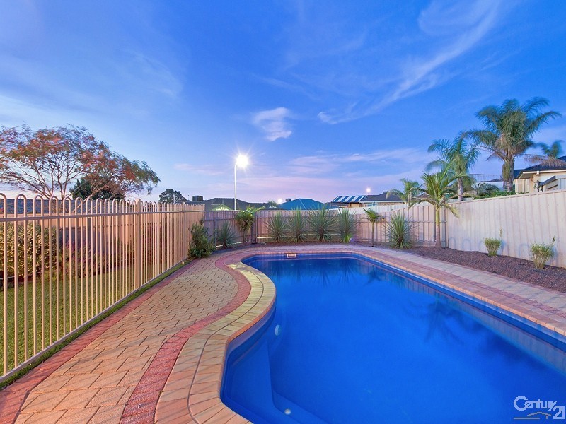 3 Charlton Terrace, Woodcroft SA 5162